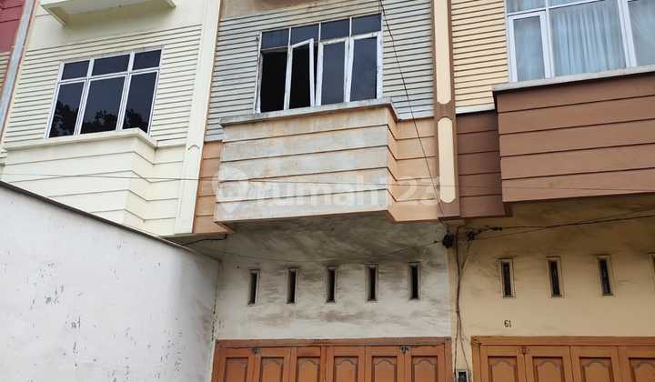 For Sale: 3.5-Story Shop/House. Strategic Area Bukit Barisan II For Sale: 3.5-Story Shop/House. Strategic Area Bukit Barisan II