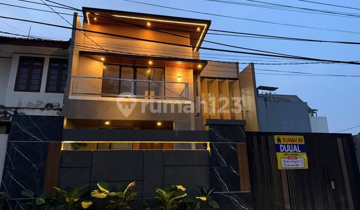 Renovated House Within a Complex Renovated House Within a Complex