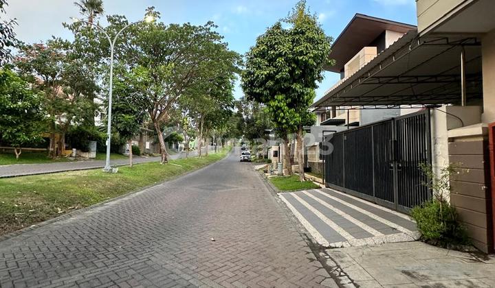 Rumah Hook Utara Barat Row Jalan Kembar Siap Huni