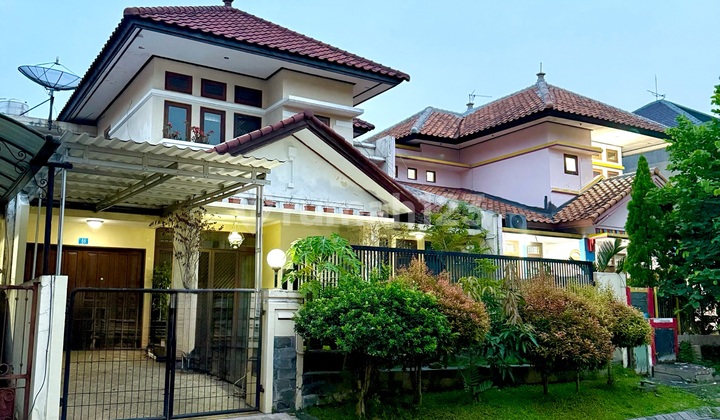 Rumah Bagus Strategis Graha Family Blok R Row Jalan Lebar 2