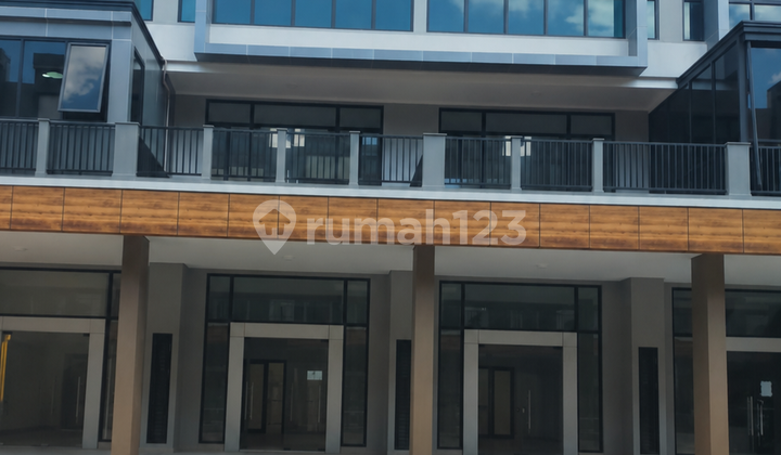 Disewakan Ruko Crystal 3 Lantai di Summareconbekasi