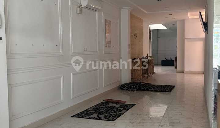 Ruang Usaha Ex Klinik Disewakan Lokasi di Tegalsari Surabaya Pusat