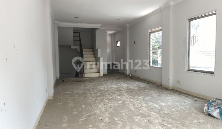 Di Jual Ruko Komersial di Kawasan Sayap Riau, Bandung Kota 2