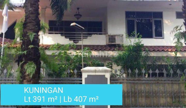 Rumah di Hook Jalan di Kuningan, Jakarta Selatan