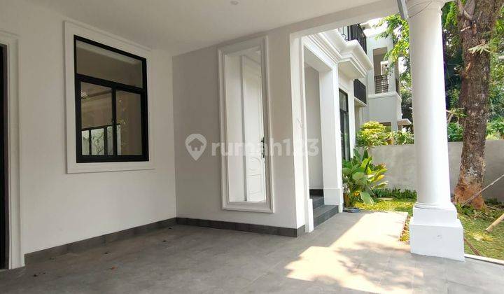 Rumah dengan Swimming Pool di Puri Bintaro 2