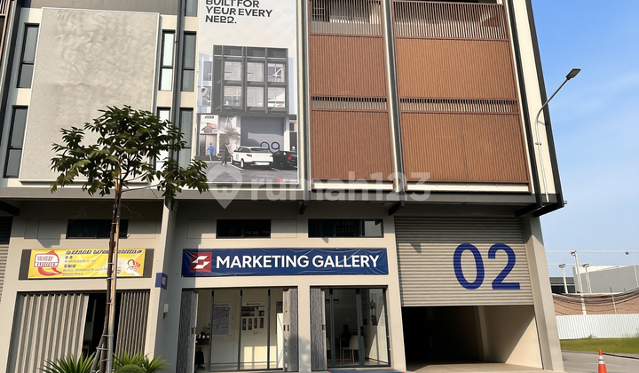 Warehouse with a 4-Storey Shop House Next to the Airport - Duta Indah Starhub Warehouse Complex