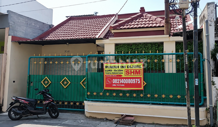 House, 2 Floors, in Sukomanunggal, Suitable Location for Business, Freehold Title (SHM) House, 2 Floors, in Sukomanunggal, Suitable Location for Business, Freehold Title (SHM)