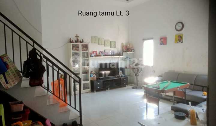For Sale: Shop-house in Jelambar, 7x16 meters, facing North. Flood-free. 2