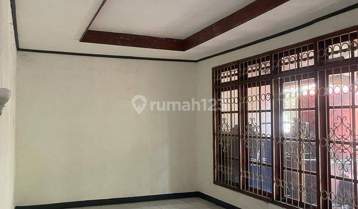 ruang tamu dijual rumah guruminda dekat al