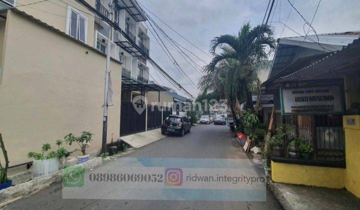 Ip2946 Rumah Pinggir Jalan Dekat Sunrise Kedoya 2