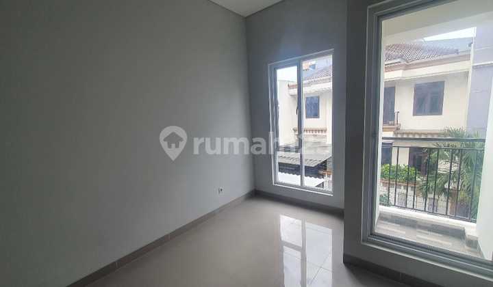 Dp Hanya 15 Persen Rumah Jelambar Lokasi Strategis 9