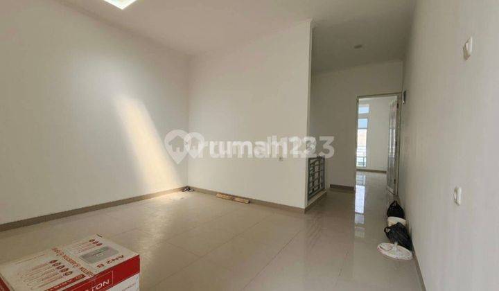 Ip2904 Rumah Komplek Taman Ratu Jalan Lega 2