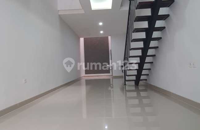 Ip2974 Rumah Baru Dalam Komplek Taman Ratu 2