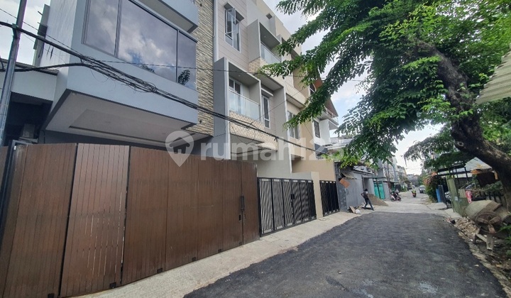 Ip2907: Rumah Baru Hadap Timur Komplek Taman Ratu 2