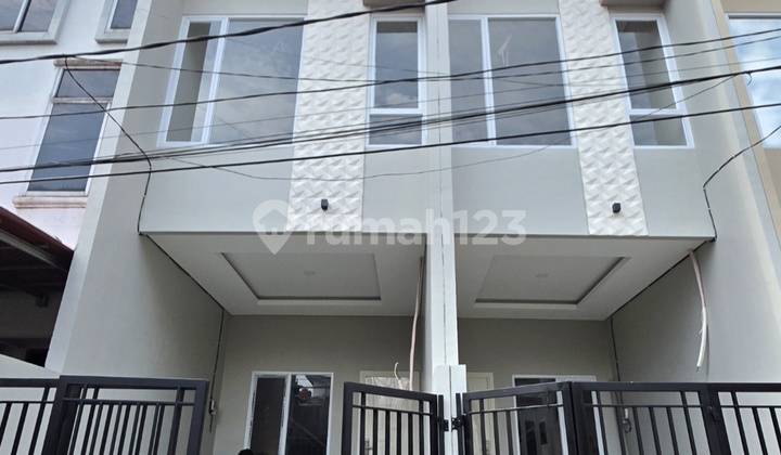 Ip2623 Rumah Baru Lokasi Strategis Komplek Tomang