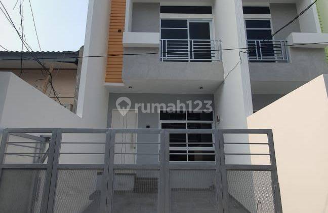 Ip2904 Rumah Komplek Taman Ratu Jalan Lega 1