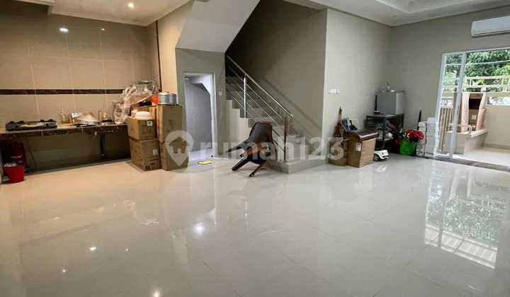 IP3041: Rumah Baru Greenville depan Taman IP3041: Rumah Baru Greenville depan Taman