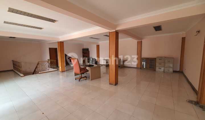 IP2997: Disewakan Rumah Cocok Untuk Kantor/Dagang Jalan Strategis Ramai di Grogol 1