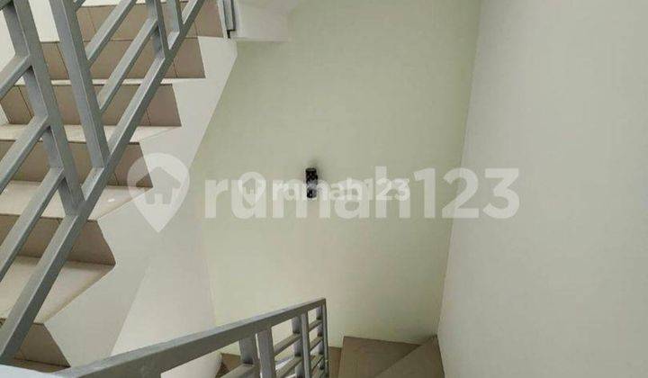 Ip2904 Rumah Komplek Taman Ratu Jalan Lega 2