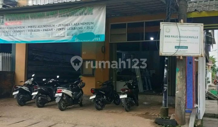 Ready-to-Live-in Shop House in North Jakarta 2