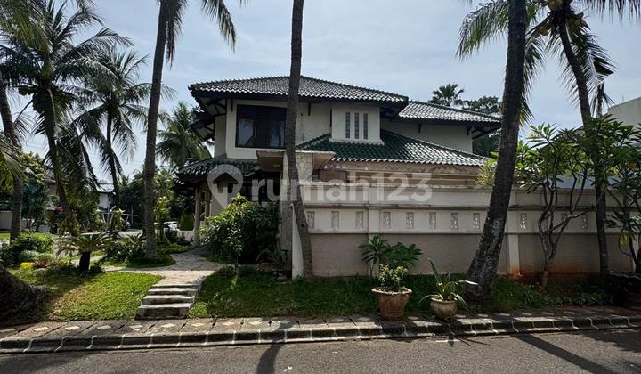 Tropical House with Hook Position in Premium Cluster Bintaro Jaya