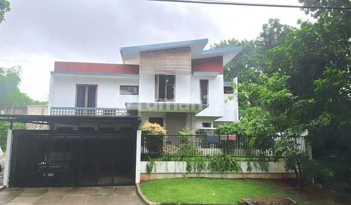 Rumah Bagus 2 Lantai Semi Furnished SHM Siap Huni di Bintaro Tangerang Selatan