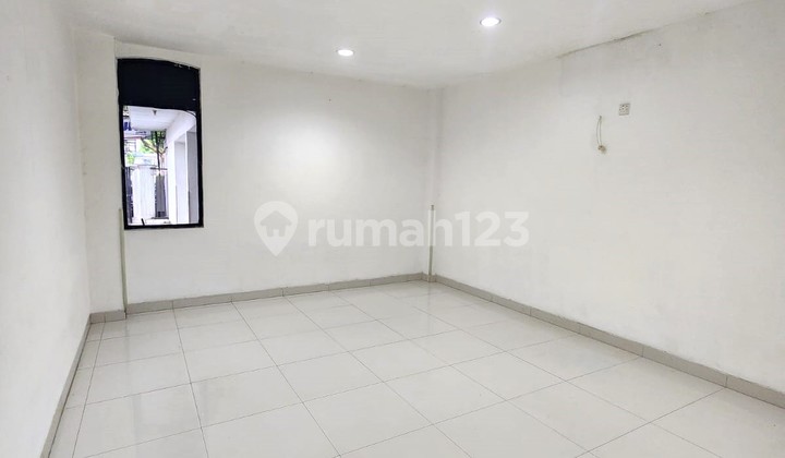 Rumah Hook Lokasi Sangat Strategis di Jalan Utama Bintaro Sektor 9 2
