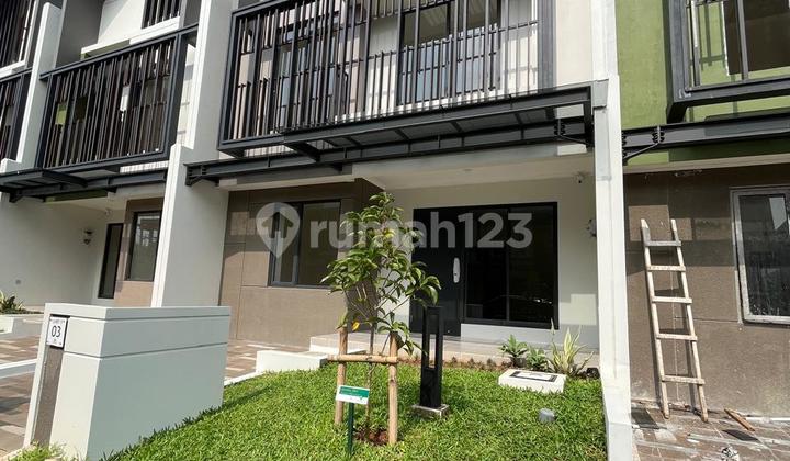 Dijual Rumah Bagus 3 Lantai di Gading Serpong Tangerang