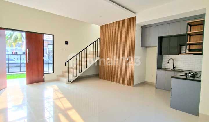 Rumah Bagus 2 Lantai Bonus Kitchen Set di Graha Raya Bintaro Tangerang Selatan