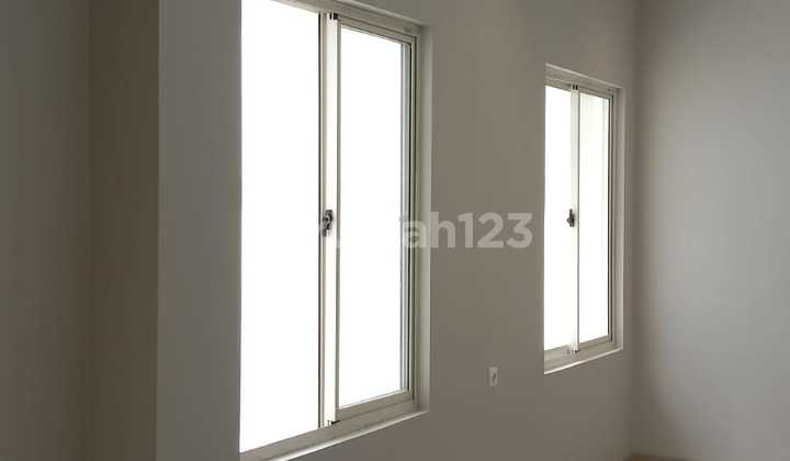 2-Story Semi-Furnished Fully Renovated House at The Springs Canary Gading Serpong Tangerang