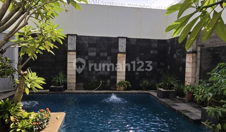 Rumah Dengan Swimming Pool 2 Lantai di Graha Cinere Rumah Dengan Swimming Pool 2 Lantai di Graha Cinere