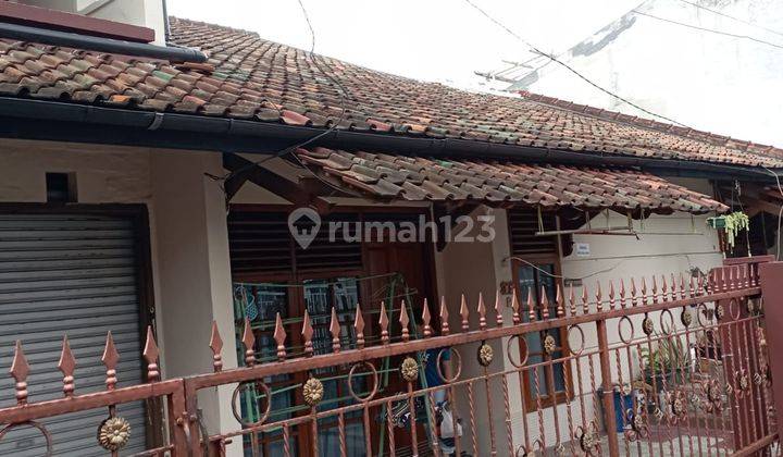 Dijual Rumah Bagus 2 Lantai SHM di Jalan Sarimanis Sayap Sarijadi 1