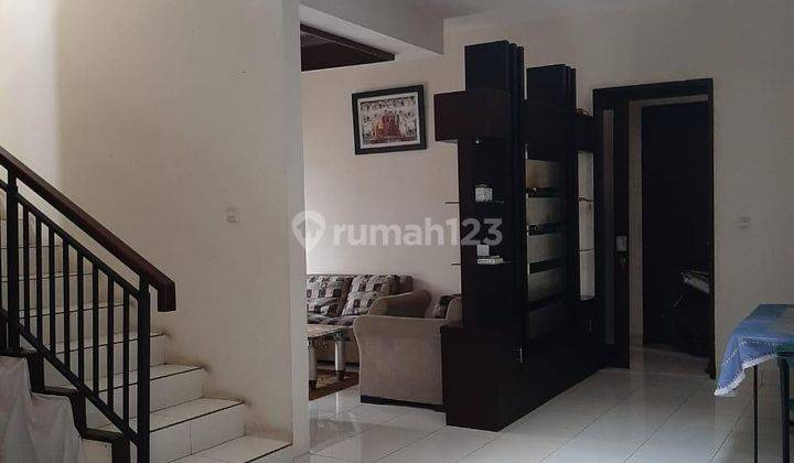 Rumah Posisi Hook di Depan Komplek Sariwangi 1