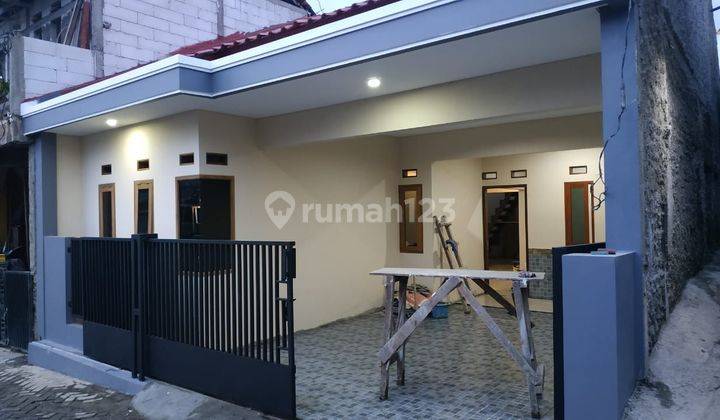 Dijual Rumah 1,5 Lantai di Cihanjuang Dekat Sariwangi 1