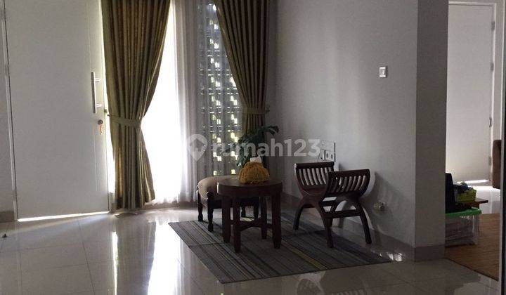 Rumah 2 Lantai 4 Kamar Tidur di Cluster Dayana Summarecon Bandung 1