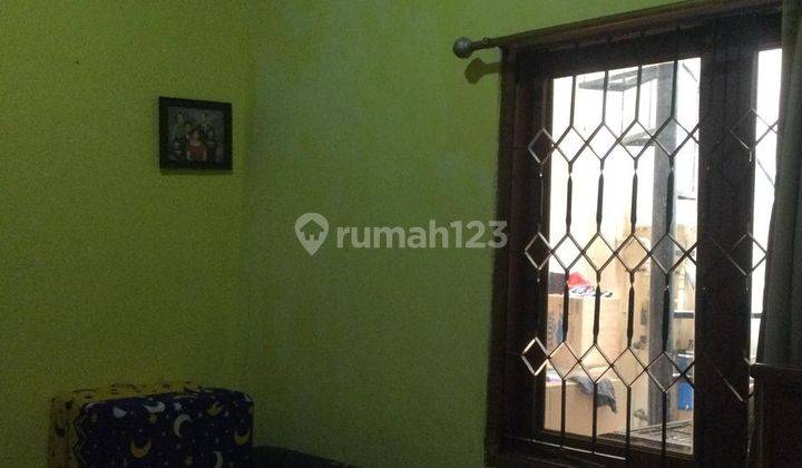 kamar tidur rumah di wisma harapan cimanggis
