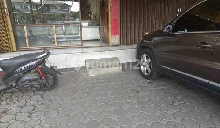 Ready-to-Occupy Shop House in Amir Machmud, Central Cimahi Ready-to-Occupy Shop House in Amir Machmud, Central Cimahi