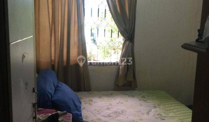 kamar tidur rumah di wisma harapan cimanggis