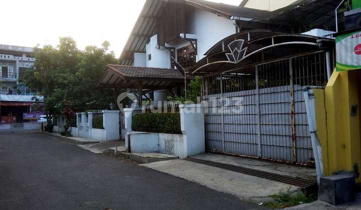 House with Large Land in Sayap Turangga Lengkong Bandung with Freehold Title