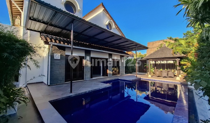 For Sale 6-bedroom House in Jimbaran Housing Complex