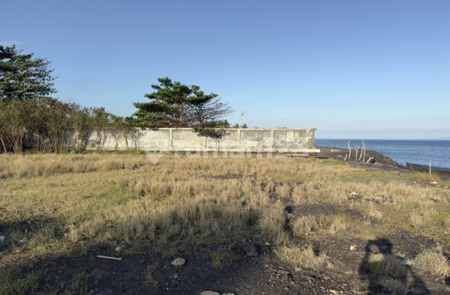 Beach front land in Tegal besar beach,