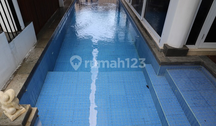 2 Well-Maintained Villas for Sale in Kerobokan Kaja