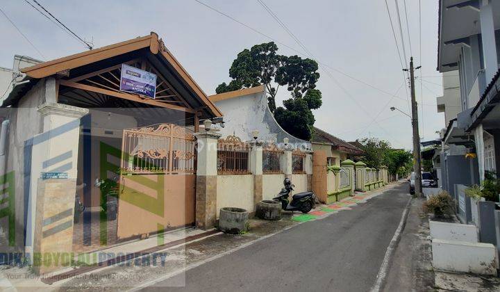 Rumah dua lantai di nusukan banjarsari surakarta 1