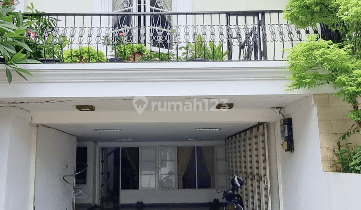 Rumah 2 Lantai Fully Furnished Mampang Prapatan  2