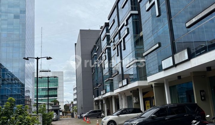 Gedung Kantor Siap Huni 5 Lantai dengan Lift Ada Rooftop Gedung Kantor Siap Huni 5 Lantai dengan Lift Ada Rooftop