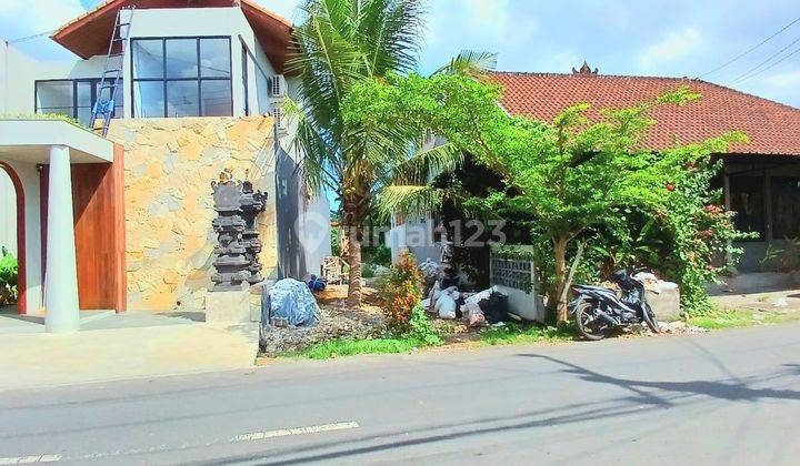 For sale is 677 m2 of land in the Canggu Kayu Tulang area, North Kuta, Bali 2