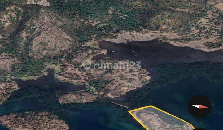 Tanah Los Pantai  Dikelilingi Laut Di Lape Sumbawa Nusa Tenggara Barat 2