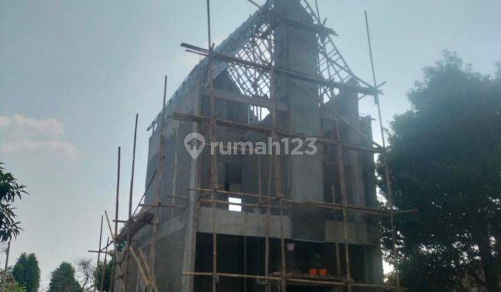 Rumah 2 Lantai Dekat Toll Kukusan, Kampus UI dan Stasiun Depok 1