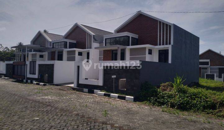 Rumah Poros Jalan Raya 500 Jtan , Free Semua Pajak Dan Surat2 Kpr Dp 0 Persen 