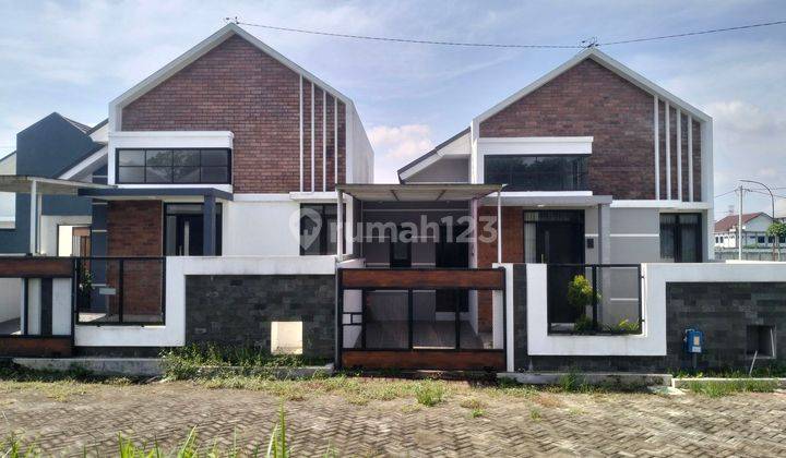 Rumah Poros Jalan Raya 500 Jtan , Free Semua Pajak Dan Surat2 Kpr Dp 0 Persen 